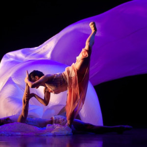 Tzu Yu Pan & Charles Ball in an excerpt from Graeme Murphy&rsquo;s Air and Other Invisible Forces. Photo: Fiona Cullen.